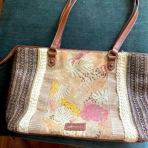 Great condition Sakroots bag very hard to come by & perfect for the fall